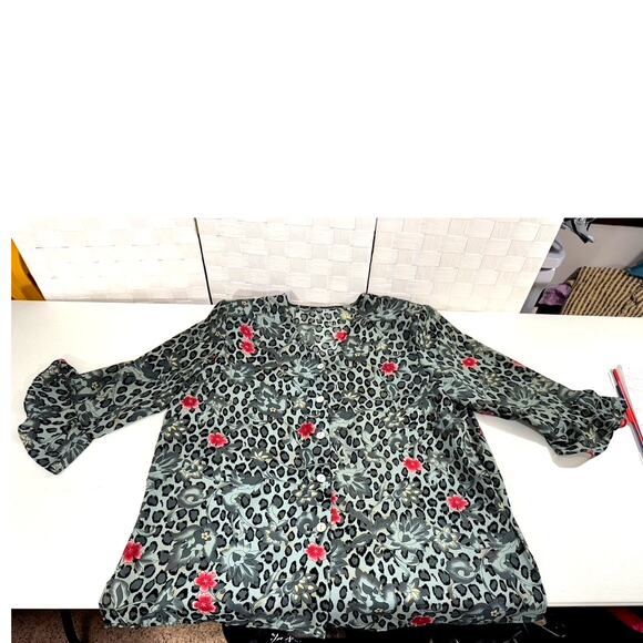 Stunning! Y2K Leopard Print Blouse,No Size, Button Up ,Flare Wrists,Gypsy,Office - Picture 4 of 7